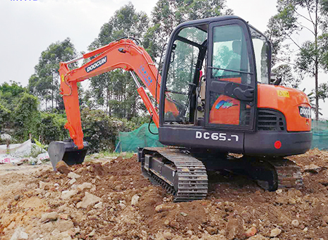 东莞东城开挖掘机培训机构需要什么手续？